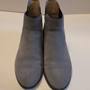 Vionic Women's Gray Suede Heeled Boots